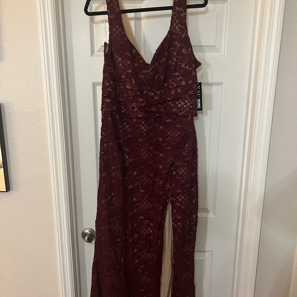 Never worn, tags attached